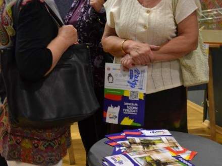 Wernisaż wystawy "Więcej niż obraz-poczuj malarstwo wszystkimi zmysłami"